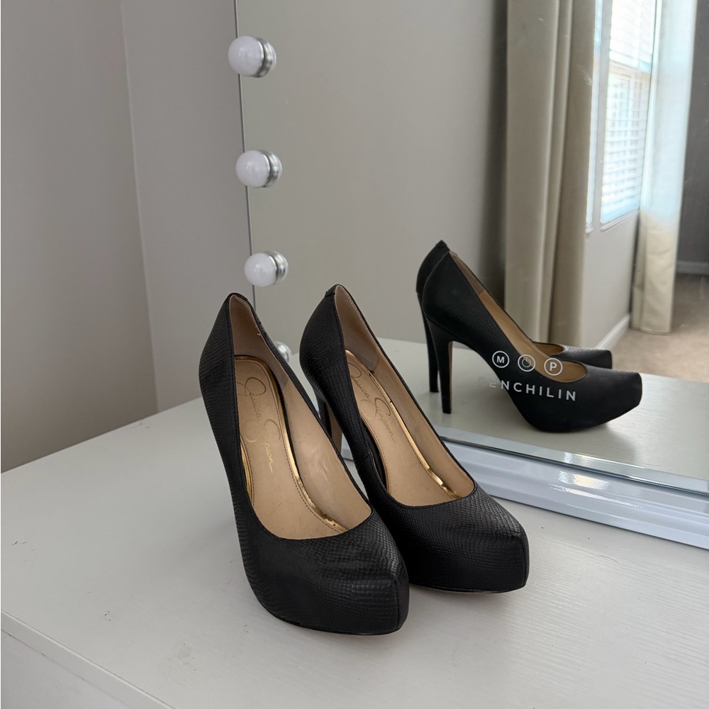 Chic Black Textured Women's Heels